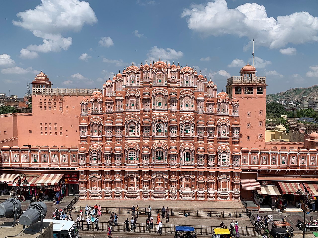 You are currently viewing Palace of Winds, Hawa Mahal, Jaipur, India