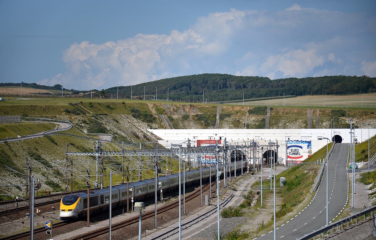 You are currently viewing London to Paris via Eurostar