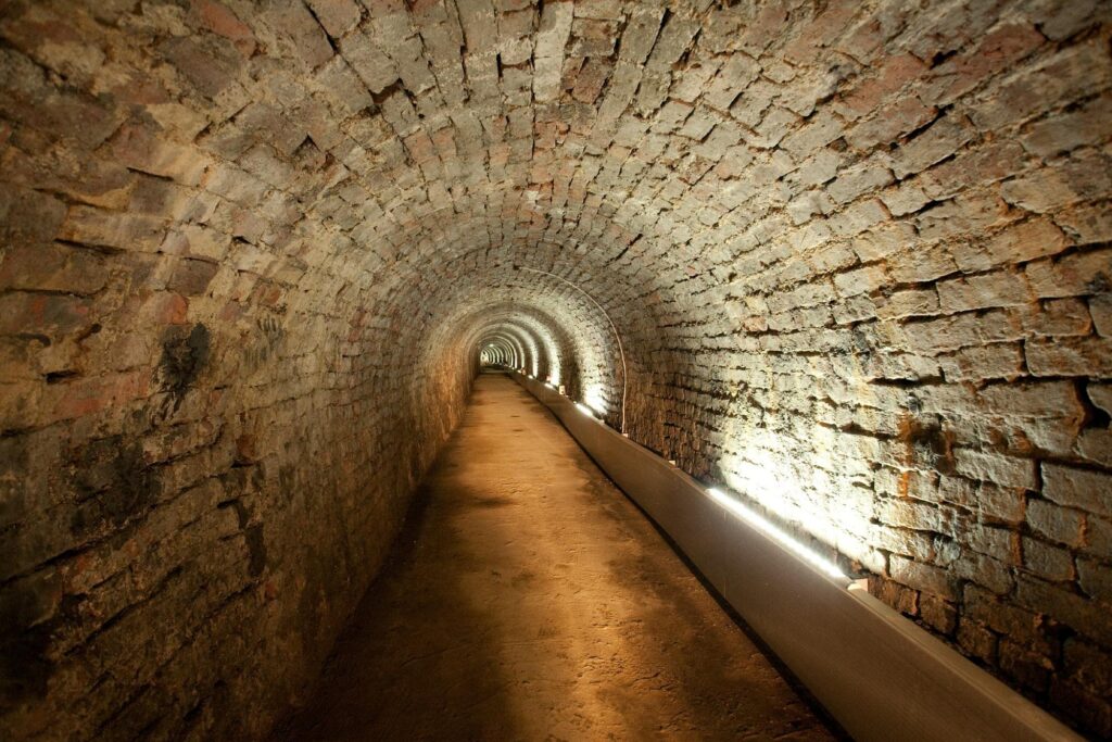 Victoria Tunnel, UK