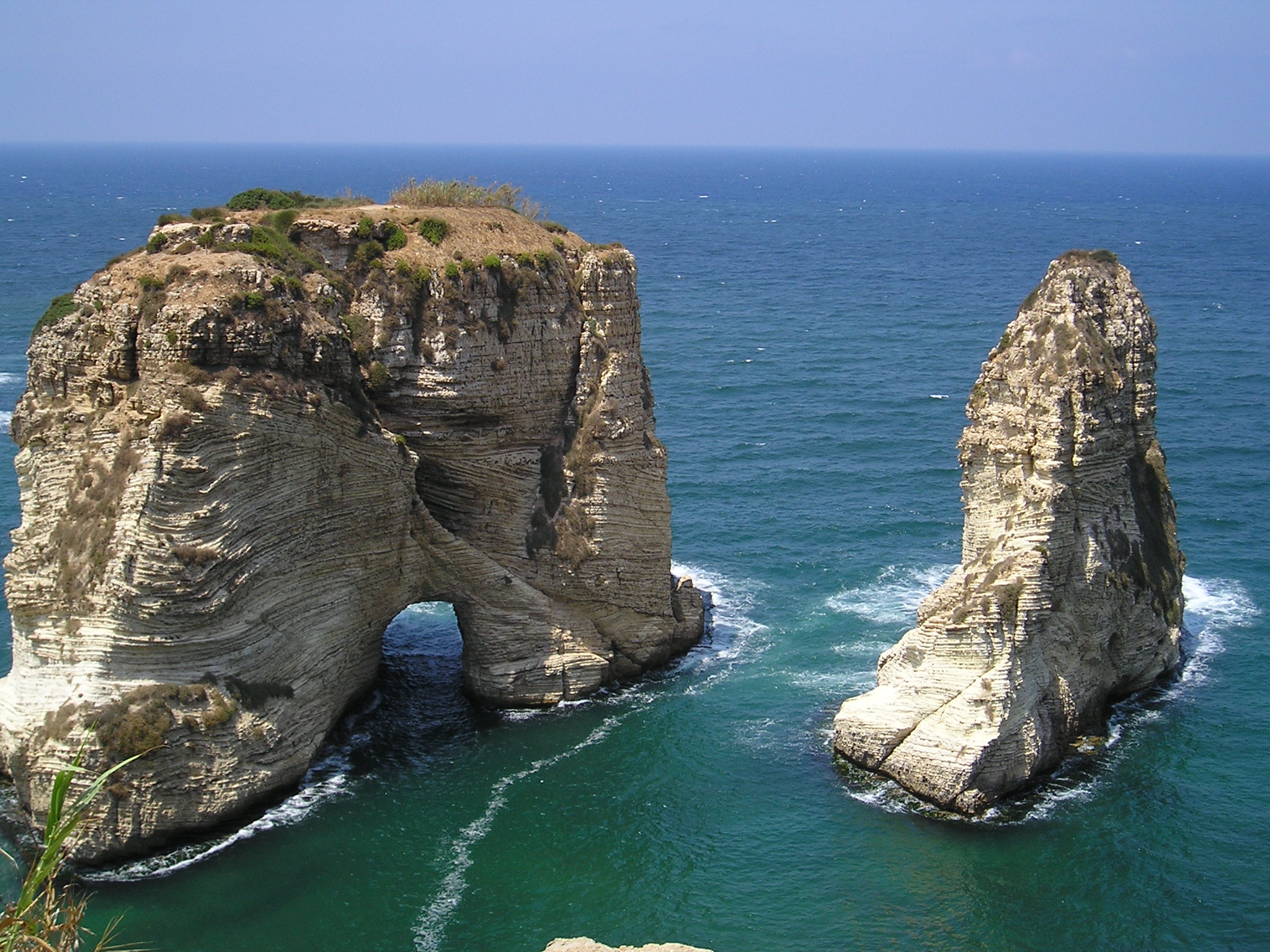 You are currently viewing Pigeon Rocks in Raouche