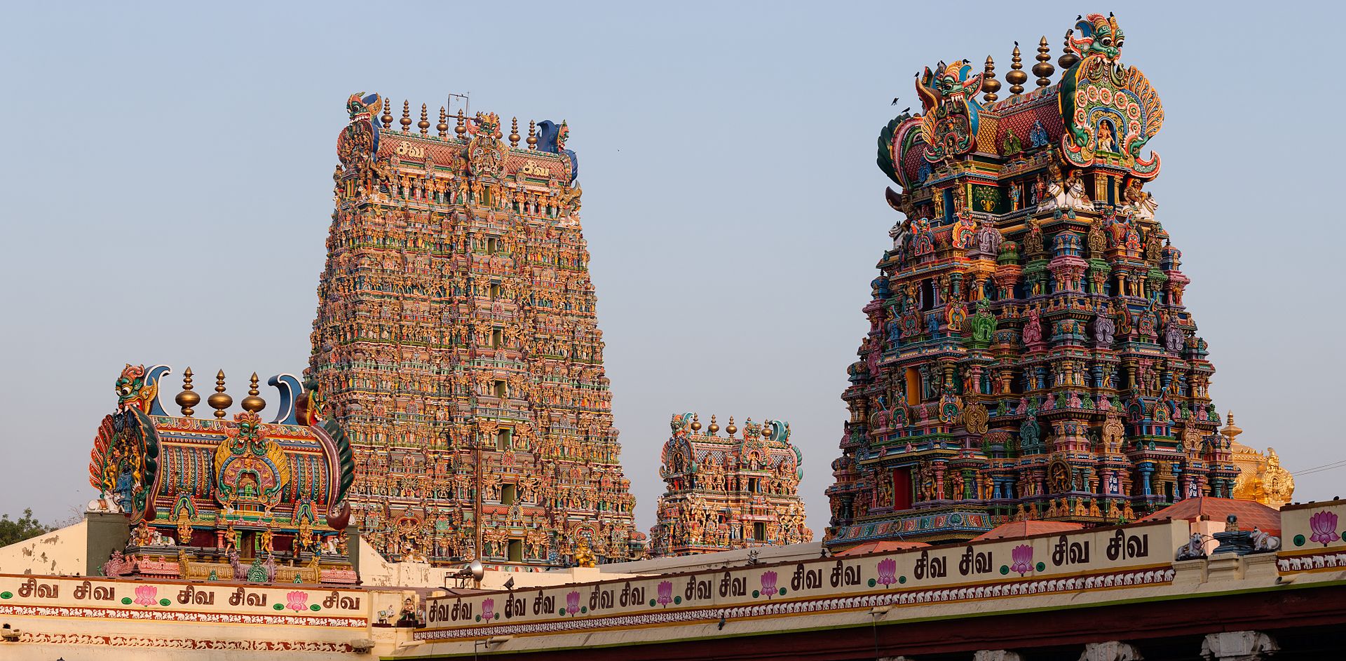 You are currently viewing Meenakshi Temple, India