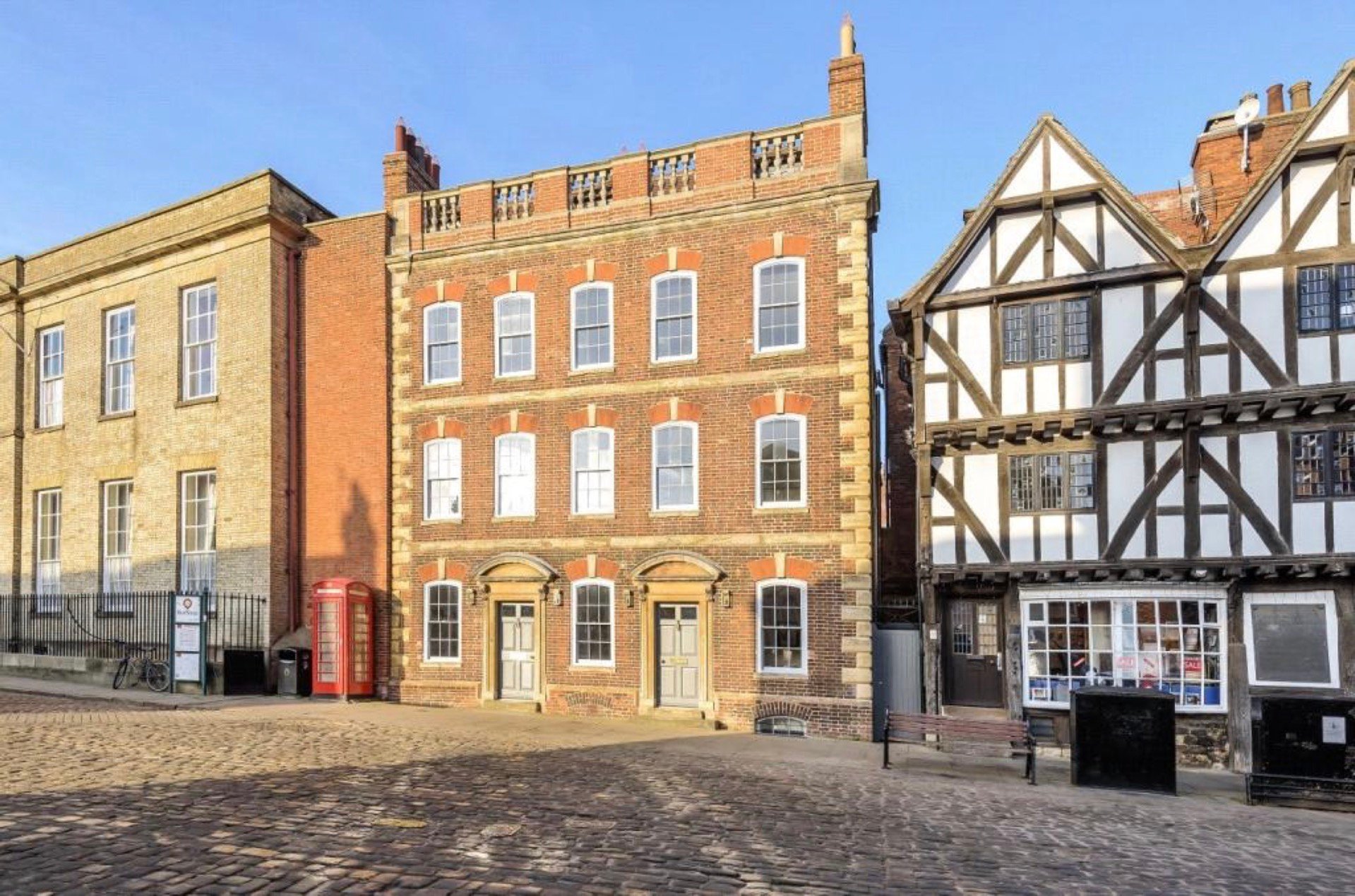 You are currently viewing Castle Hill, Lincoln: A Historic and Cultural Landmark