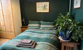 Large cosy room in G3