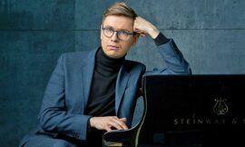 Víkingur Ólafsson: The Visionary Pianist of Our Time