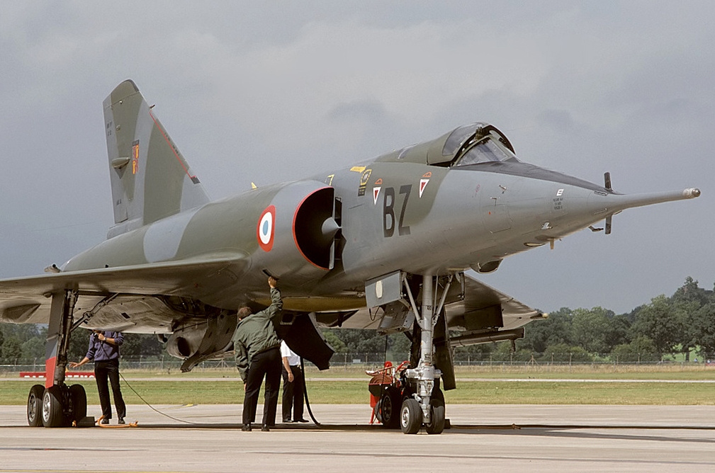 You are currently viewing Dassault Mirage IV: France’s Supersonic Sentinel of the Cold War