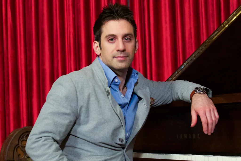Scott Bradlee’s Postmodern Jukebox: Reimagining Modern Music with Vintage Style