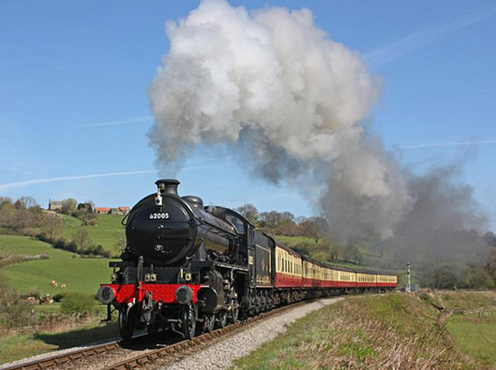 nymr-countryside-train-7208438