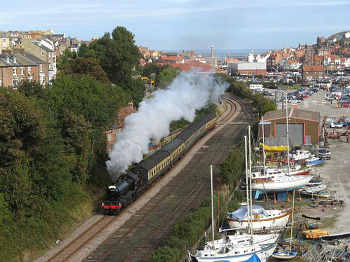 nymr-whitby-train-1542238